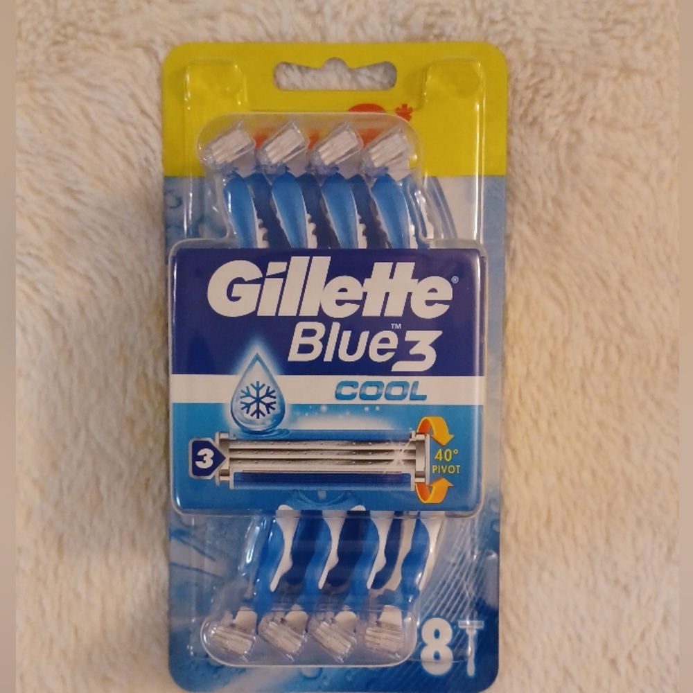 Gillete blue 3 cool disposable razors pack of 6+2 free bonus razors. BNIB